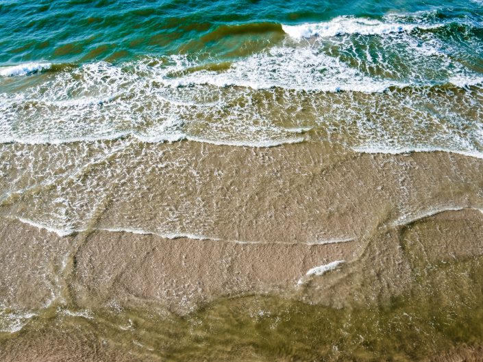 Morze Bałtyckie - plaża Karwia z drona